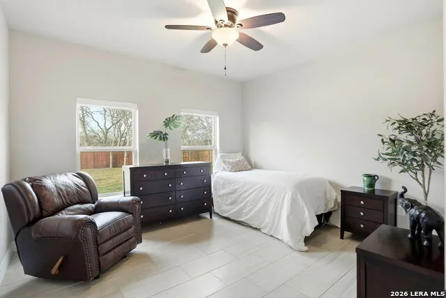 109 W Short Meadow Lytle, TX 78052