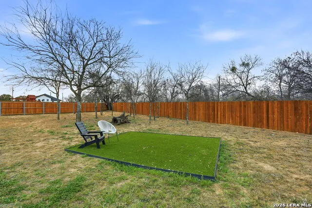 109 W Short Meadow Lytle, TX 78052