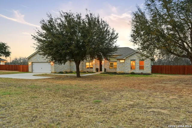 109 W Short Meadow Lytle, TX 78052