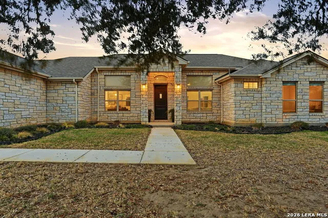 109 W Short Meadow Lytle, TX 78052