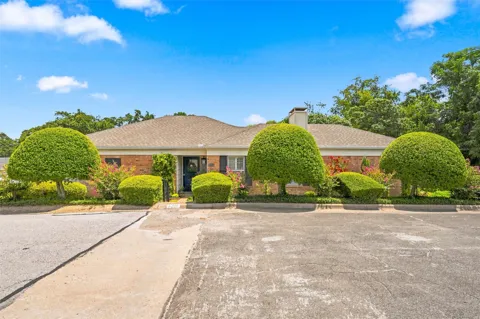 3209 Creekwood Circle
