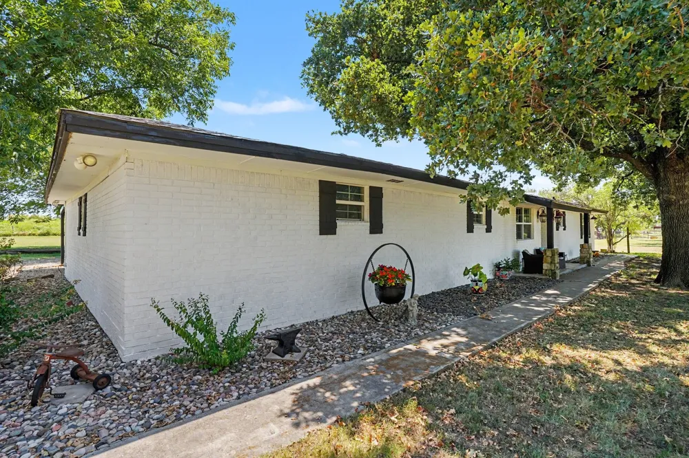 3845 County Road 415 Alvarado, TX 76009