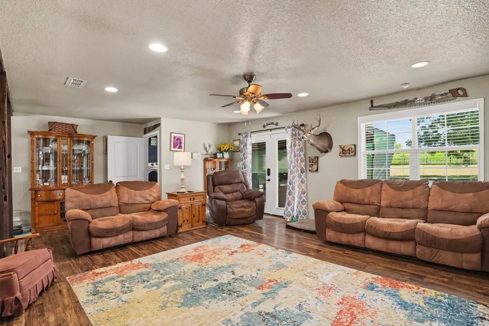 3845 County Road 415 Alvarado, TX 76009