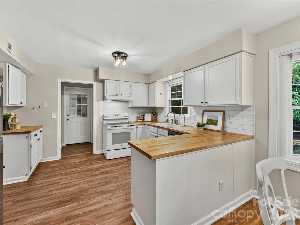 9400 Harlow Creek Road Huntersville, NC 28078