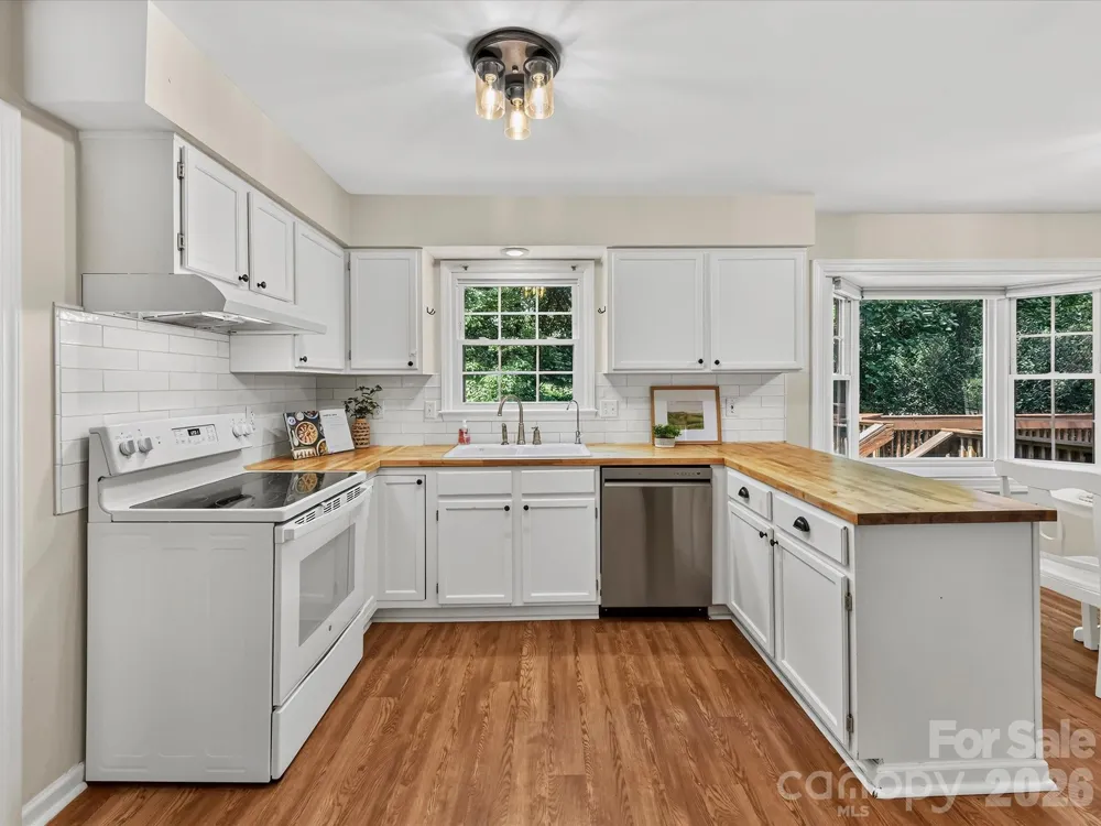9400 Harlow Creek Road Huntersville, NC 28078