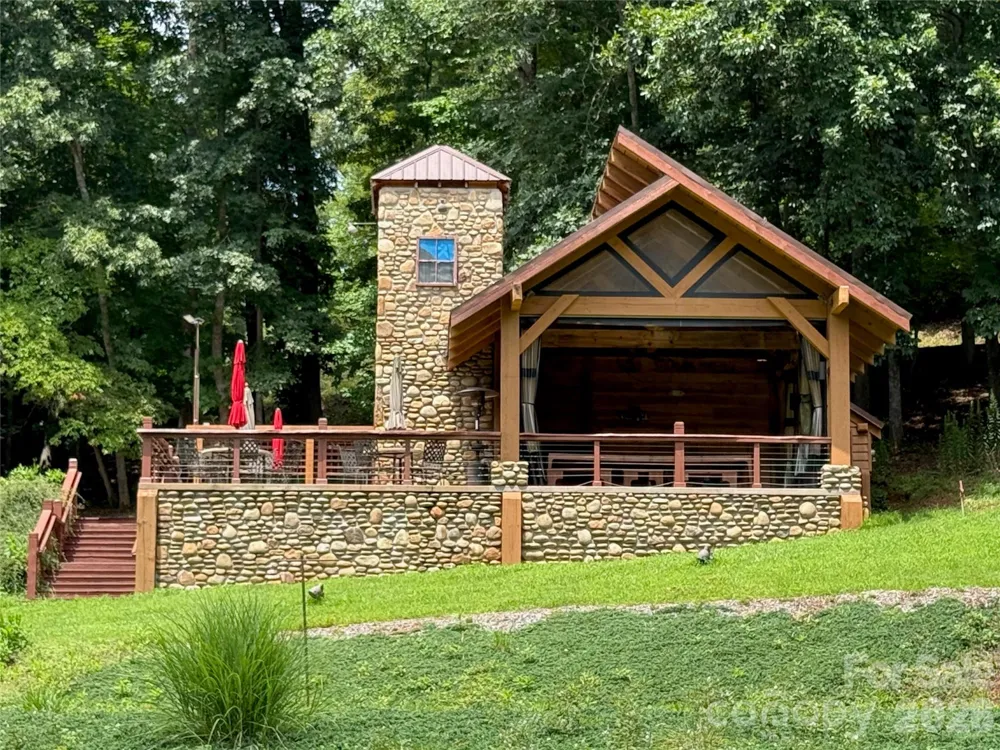 30 Sandys Home Place Mars Hill, NC 28754