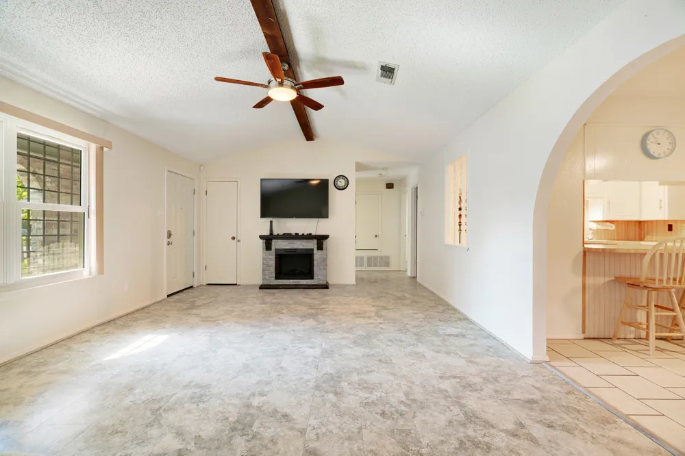 602 S Hall Street Clarksville, TX 75426