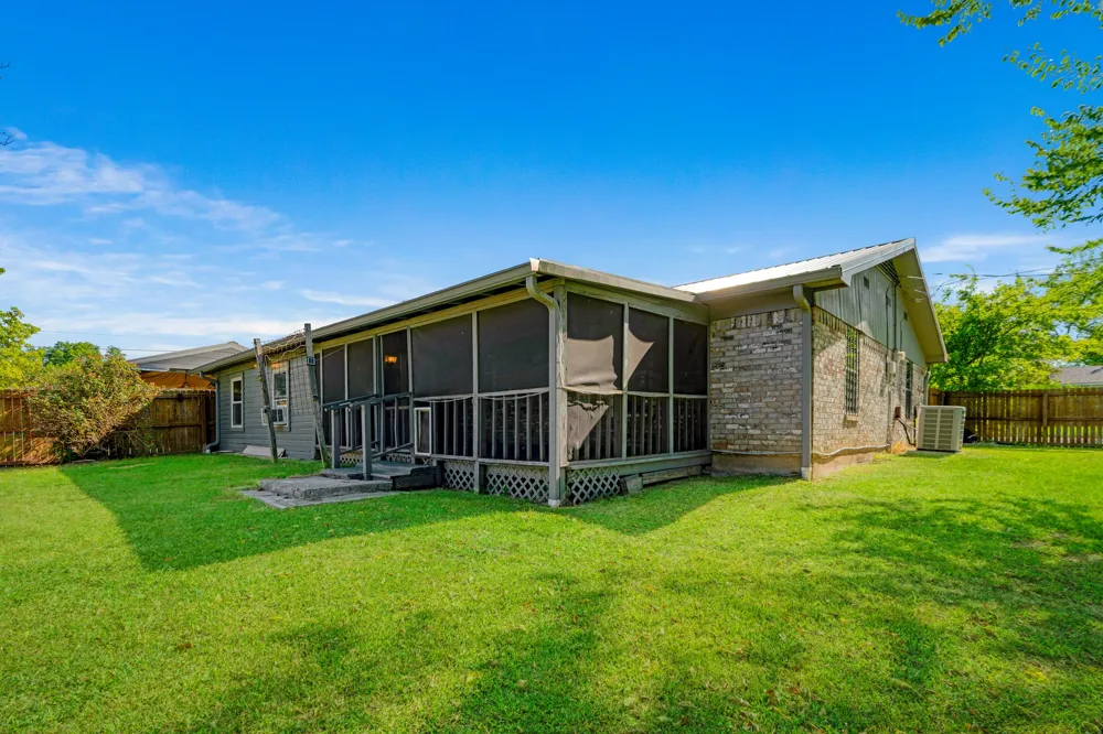 602 S Hall Street Clarksville, TX 75426