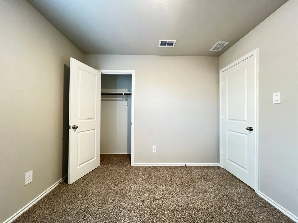 5557 Rollins Drive Krum, TX 76249