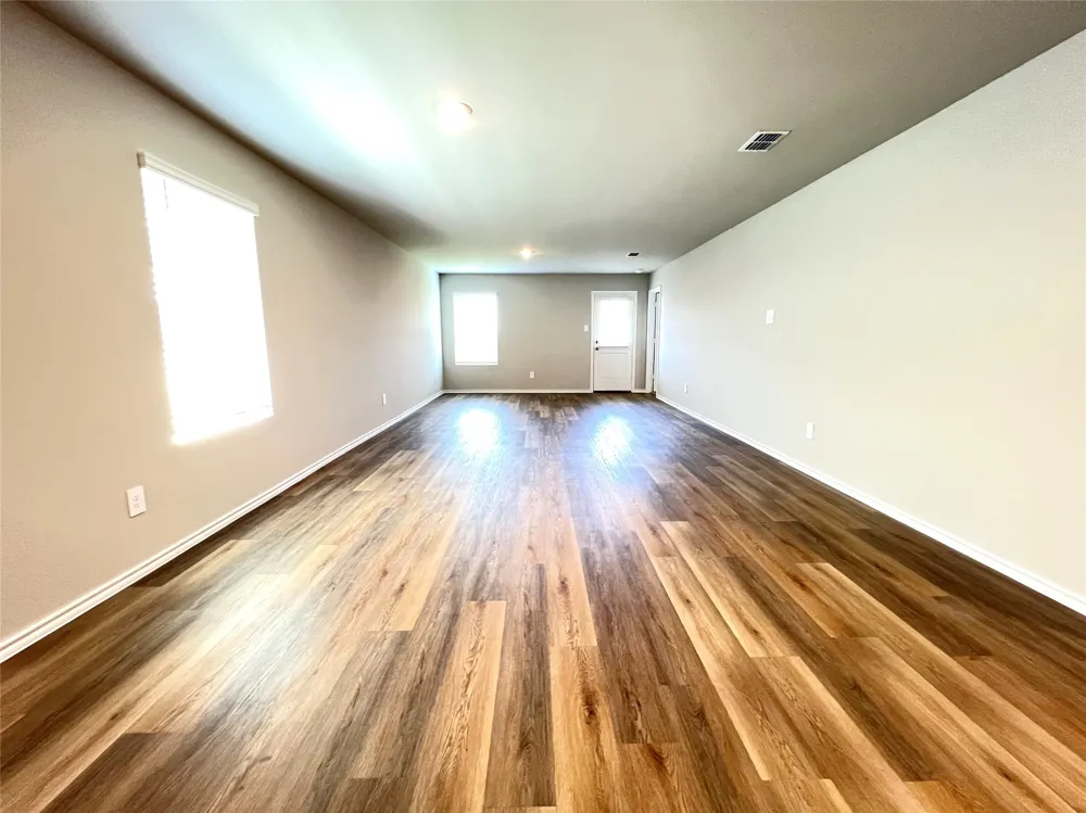 5557 Rollins Drive Krum, TX 76249