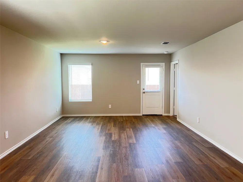 5557 Rollins Drive Krum, TX 76249
