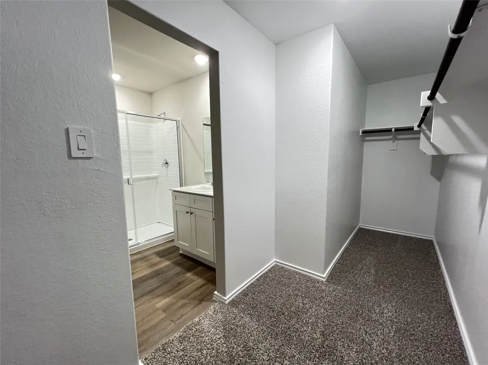 5557 Rollins Drive Krum, TX 76249