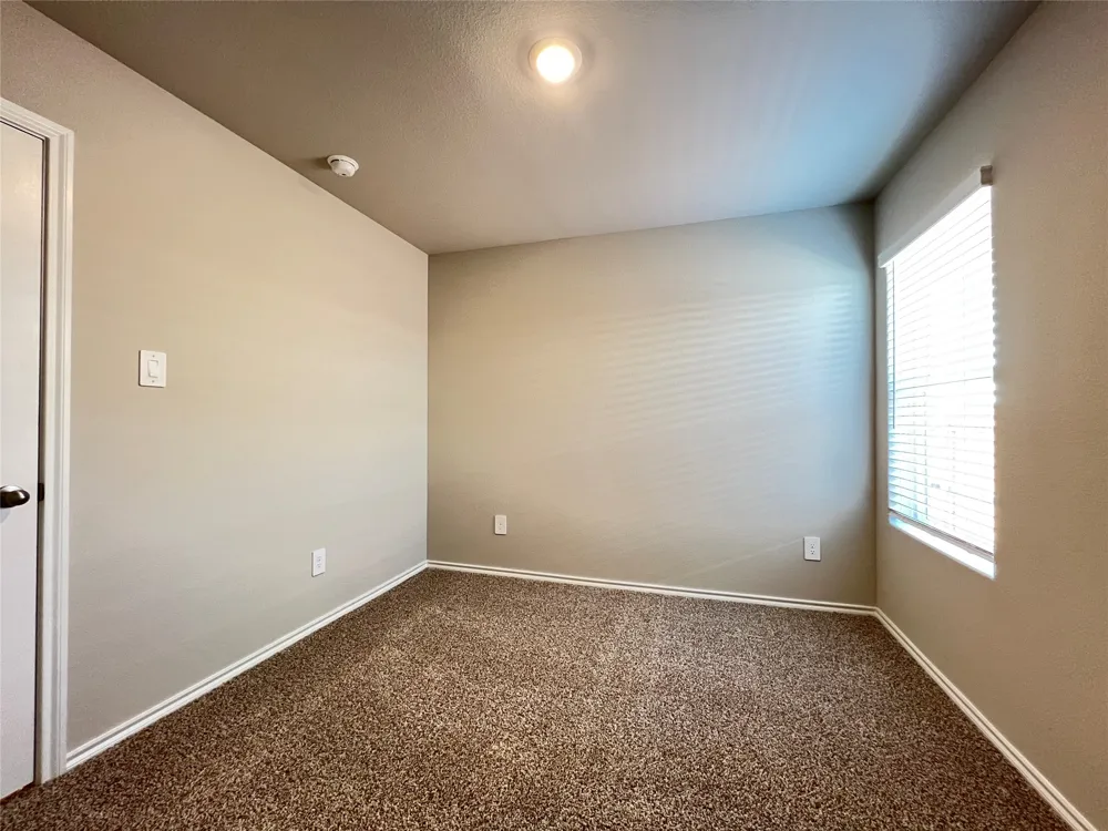 5557 Rollins Drive Krum, TX 76249
