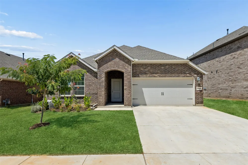 9813 Cherrywood Way Aubrey, TX 76227