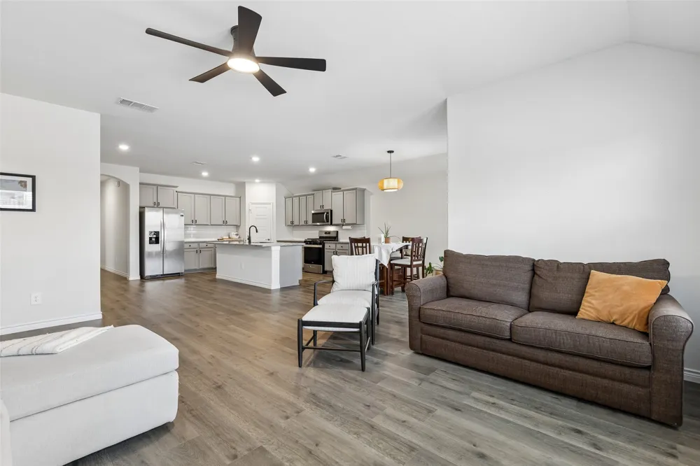 9813 Cherrywood Way Aubrey, TX 76227
