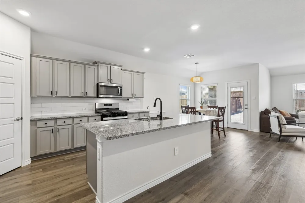 9813 Cherrywood Way Aubrey, TX 76227