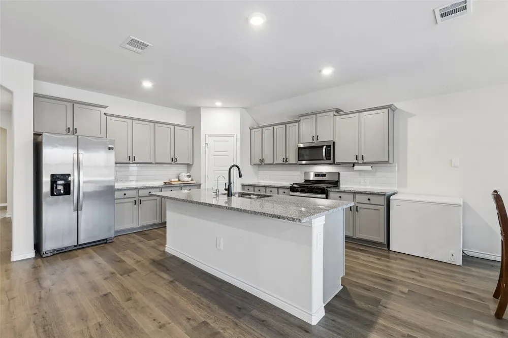 9813 Cherrywood Way Aubrey, TX 76227