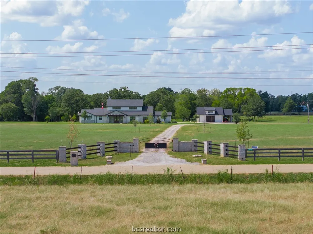 1847 County Road 202 Caldwell, TX 77836