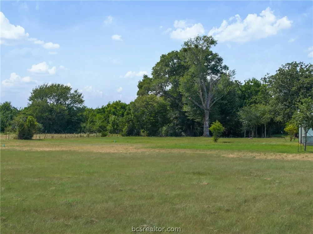 1847 County Road 202 Caldwell, TX 77836