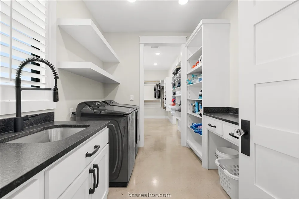 1847 County Road 202 Caldwell, TX 77836