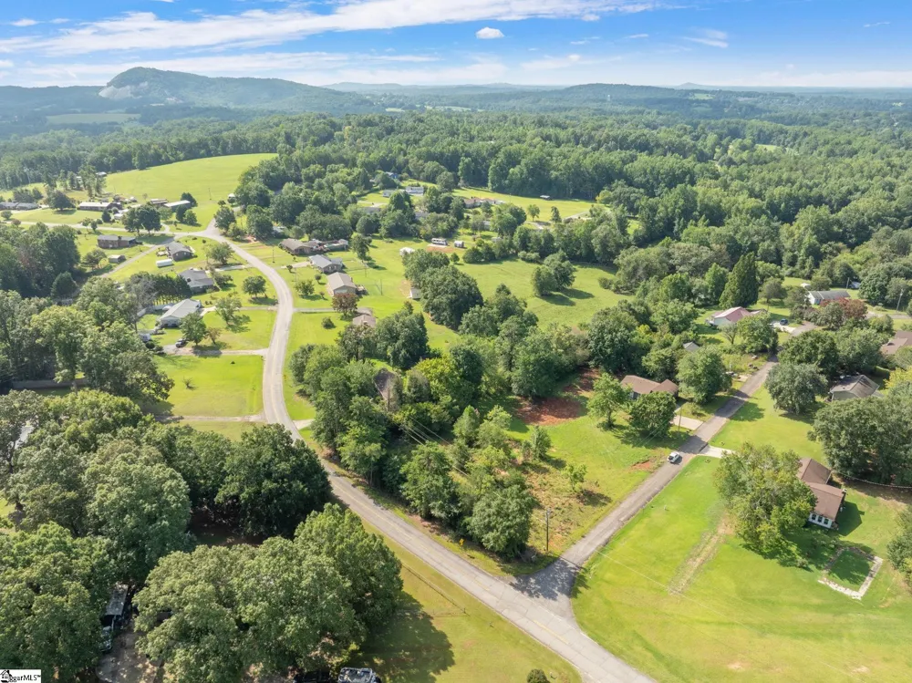 166 Mcjunkin Drive Pickens, SC 29671