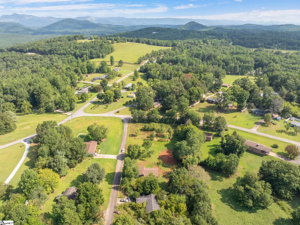 166 Mcjunkin Drive Pickens, SC 29671