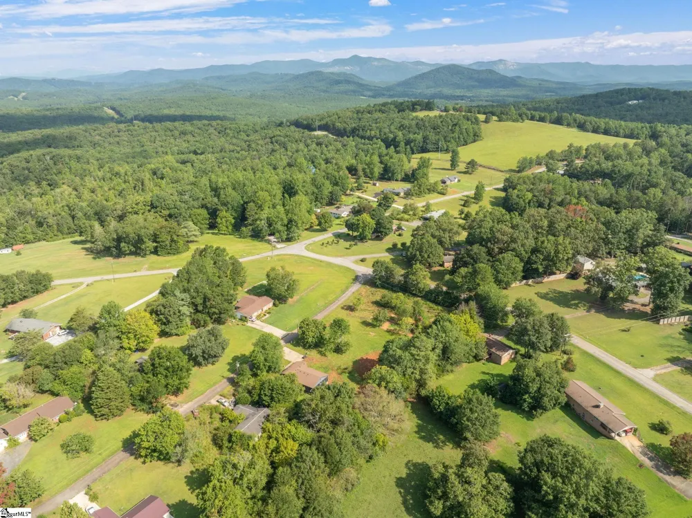 166 Mcjunkin Drive Pickens, SC 29671
