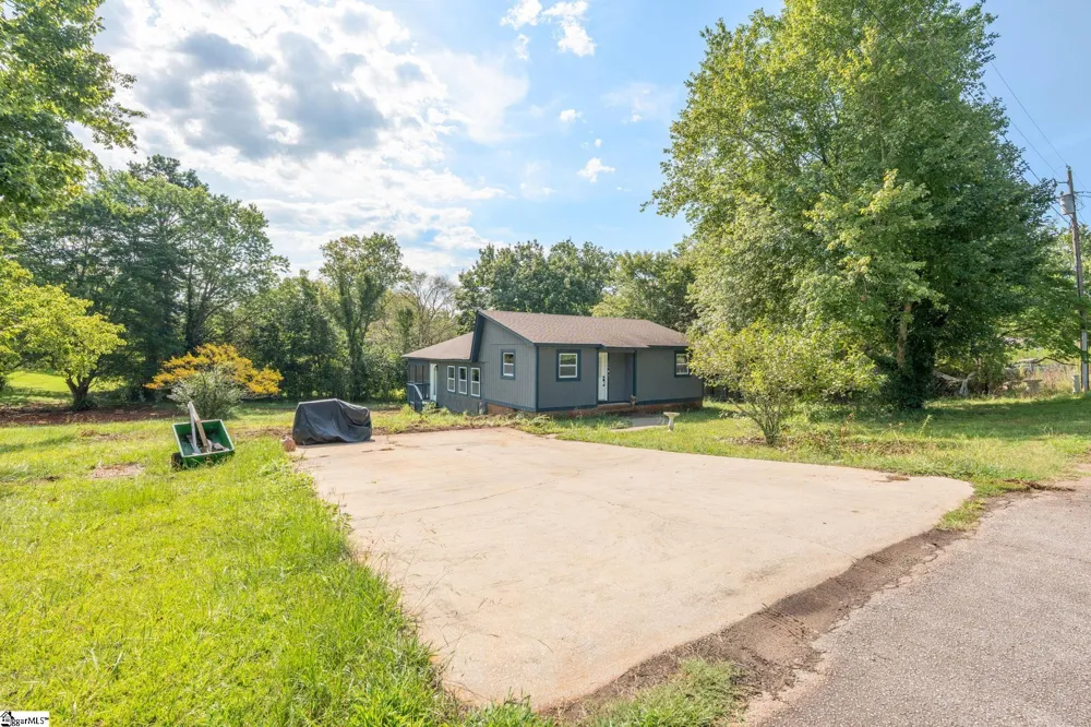 166 Mcjunkin Drive Pickens, SC 29671