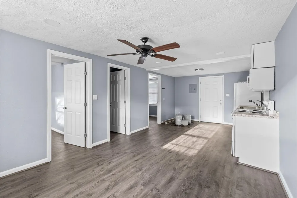 4126 Paladino Street #4030 Bacliff, TX 77518