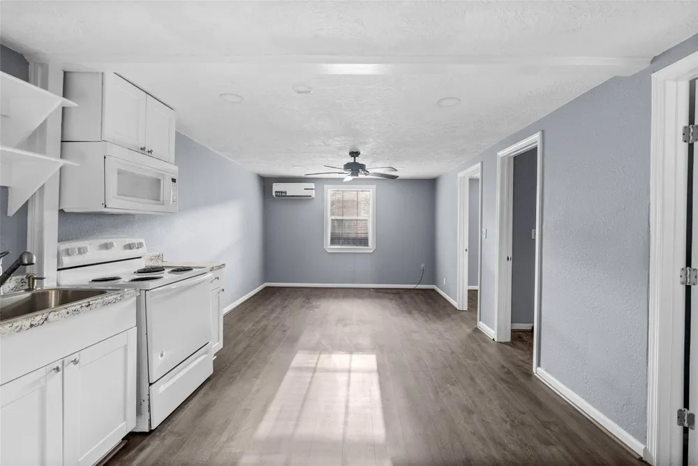 4126 Paladino Street #4030 Bacliff, TX 77518