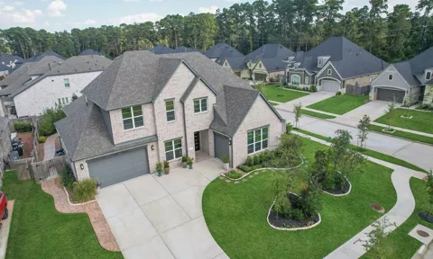 902 Falcon Hollow Lane