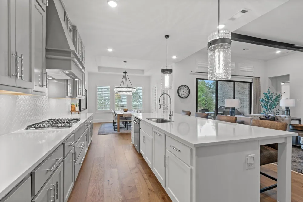 902 Falcon Hollow Lane Pinehurst, TX 77362