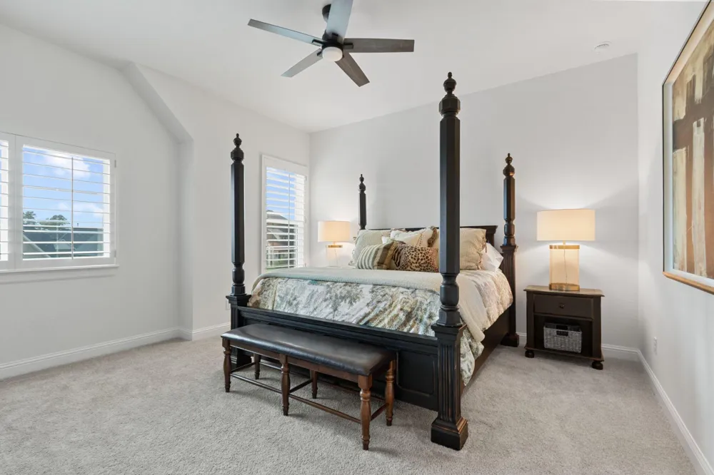 902 Falcon Hollow Lane Pinehurst, TX 77362