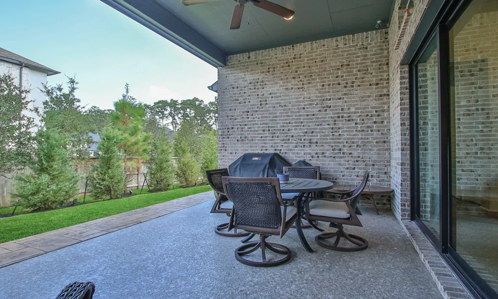 902 Falcon Hollow Lane Pinehurst, TX 77362