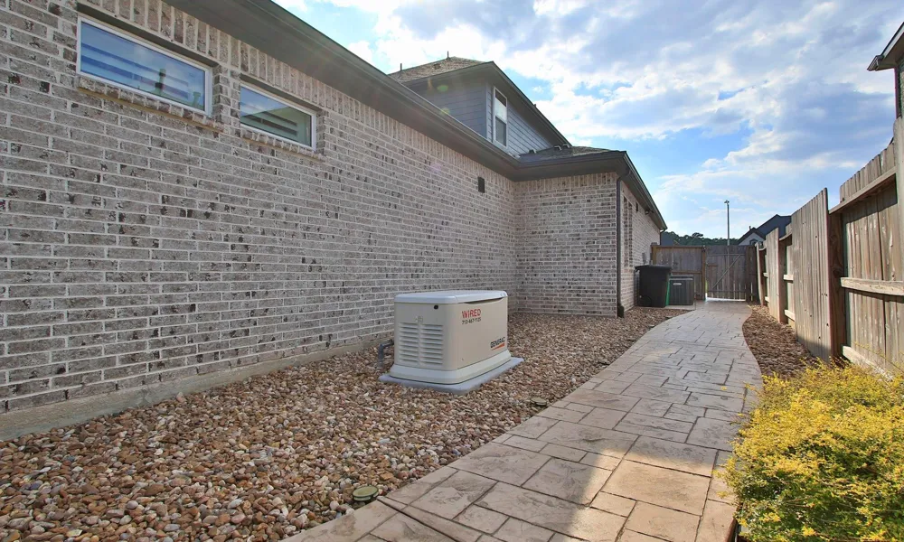 902 Falcon Hollow Lane Pinehurst, TX 77362