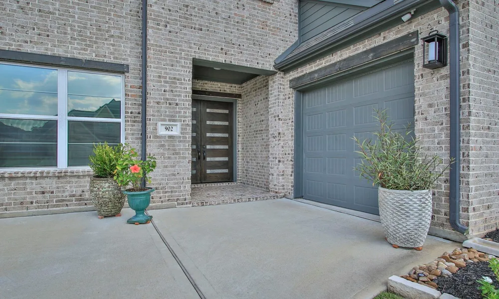 902 Falcon Hollow Lane Pinehurst, TX 77362