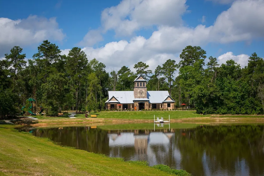 902 Falcon Hollow Lane Pinehurst, TX 77362