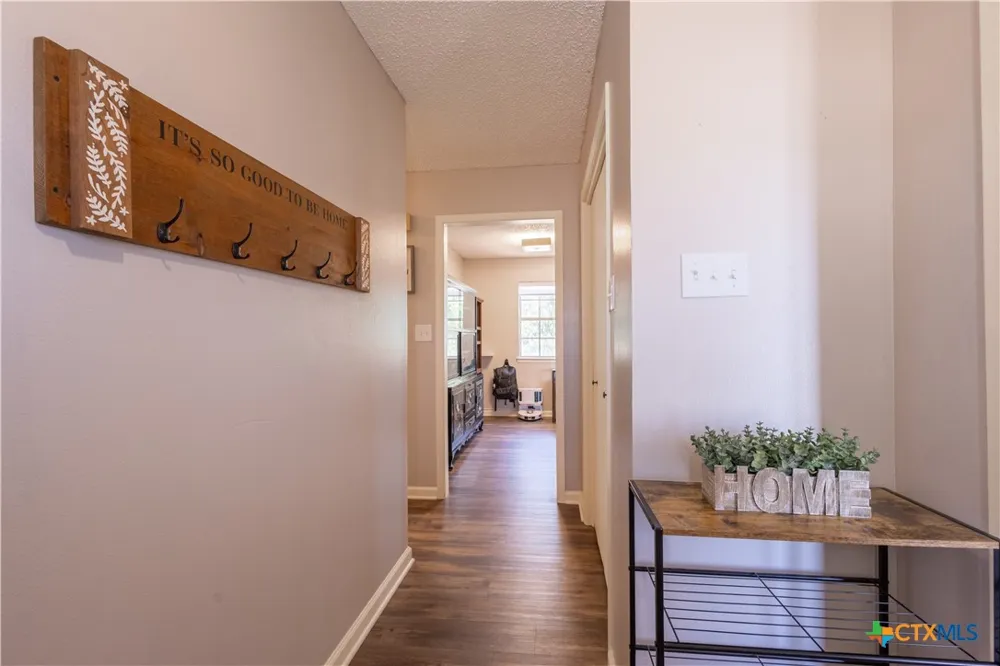 1504 W 6th Street McGregor, TX 76657