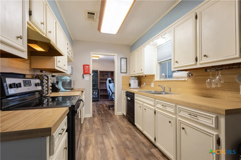 1504 W 6th Street McGregor, TX 76657
