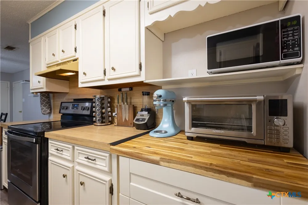 1504 W 6th Street McGregor, TX 76657