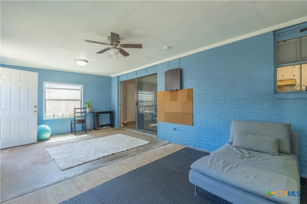 1504 W 6th Street McGregor, TX 76657