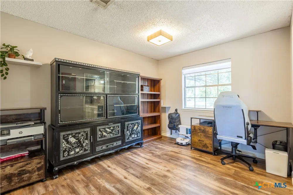 1504 W 6th Street McGregor, TX 76657
