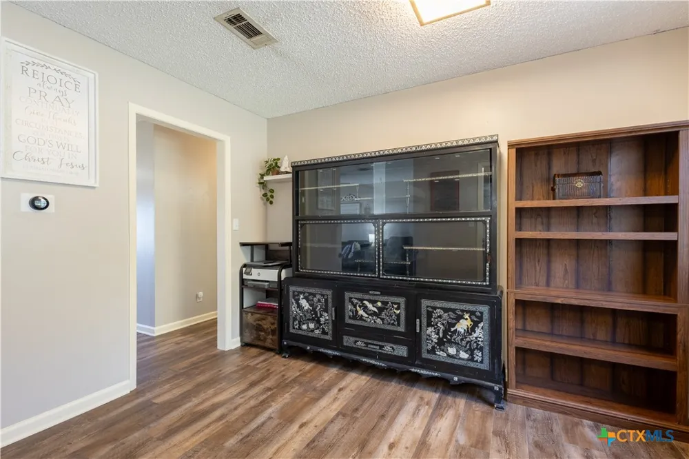 1504 W 6th Street McGregor, TX 76657