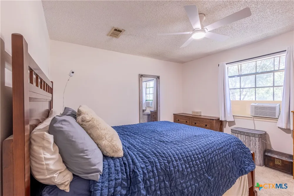 1504 W 6th Street McGregor, TX 76657