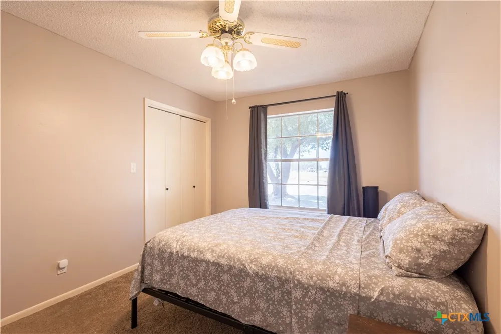 1504 W 6th Street McGregor, TX 76657