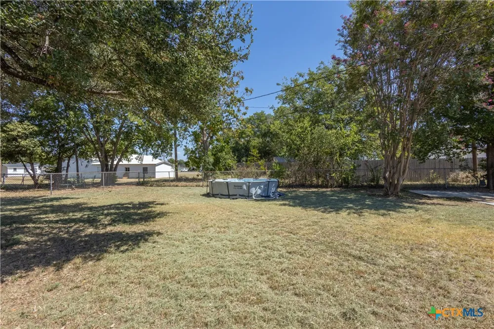 1504 W 6th Street McGregor, TX 76657