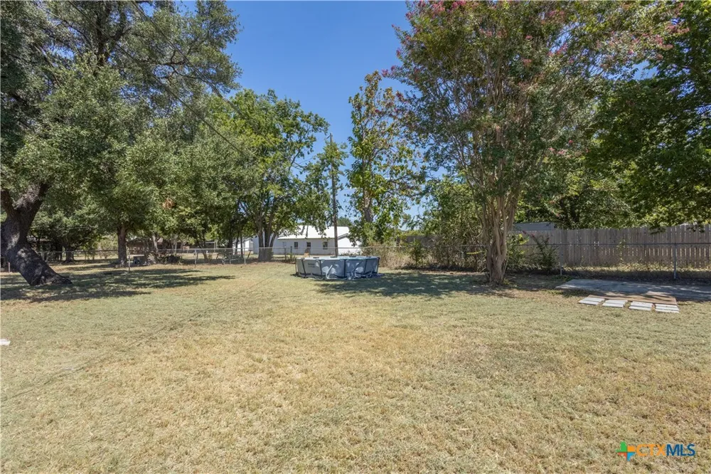1504 W 6th Street McGregor, TX 76657