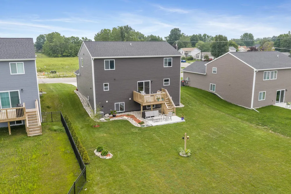 13662 Oasis Avenue Holland Charter Township, MI 49424