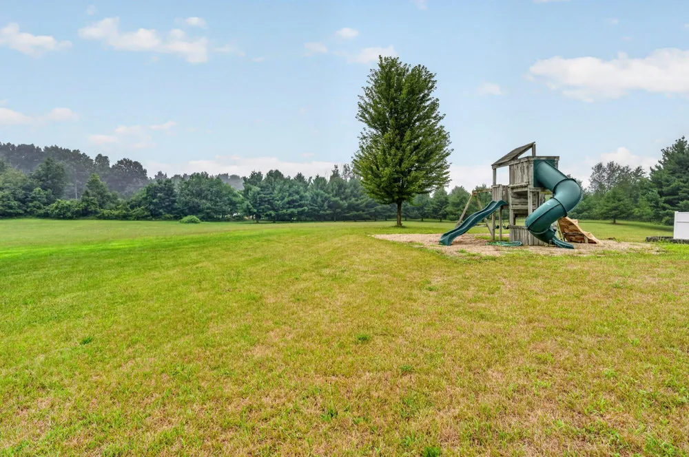5430 E T AVENUE Brady Township, MI 49097