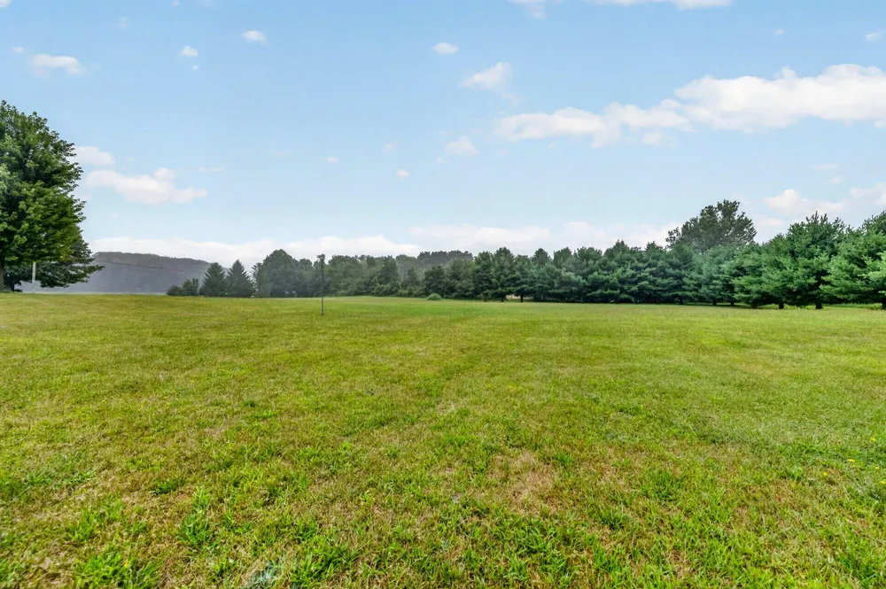 5430 E T AVENUE Brady Township, MI 49097